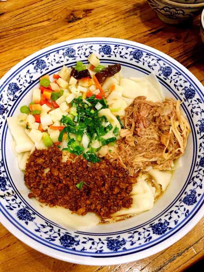 打分 他家的臘汁肉揪面片確實不錯,夾饃也不錯.丸子湯有點略淡.