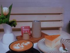-彳亍咖啡·这里(水湾路店)