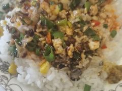 -鲁朗纳麦石锅鸡庄园