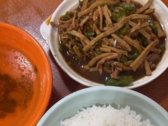 青椒肉丝干子盖浇饭-五村饭店