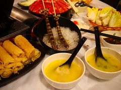 -鲜入围煮花胶鸡海鲜火锅