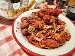 甜麻干煸小龙虾-在老街·淮安大排档·甜麻干煸龙虾·烧烤(河下古镇店)