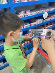 -逝水玩具折扣店