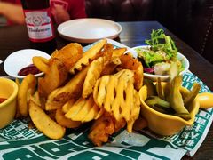 薯格暑角薯条拼盘-疯克大象美式烤肉餐厅