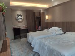 -忆江南酒店(交通大学咸宁路地铁站店)