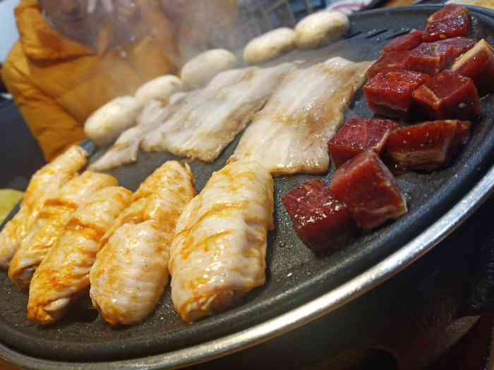 黑木记精致烤肉(长坪店)-"环境一般般,装修中等,环境来说,小蚊蚊太.