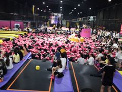 -嘿哟动霸CHUA·新潮玩运动娱乐中心·蹦床滑冰团建乐园