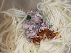 -亮亮面馆(经六路店)