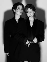 -至臻微拉婚纱摄影