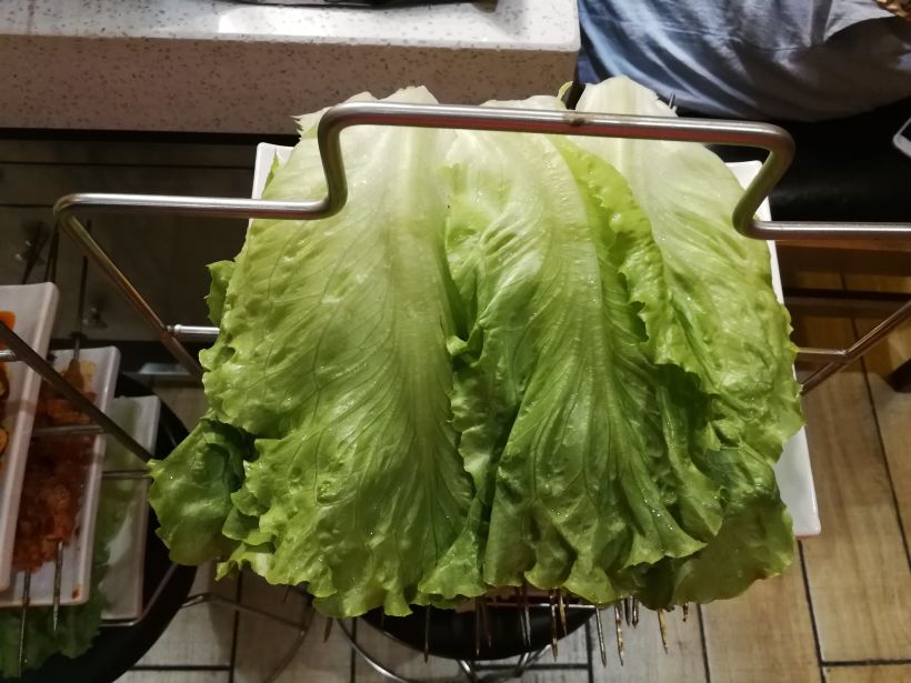 解腻专用的生菜,可谓是烧烤搭档,必不可少.