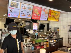 -麦当劳(假日广场店)