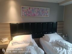 -维也纳酒店(成都春熙路李家沱地铁站店)