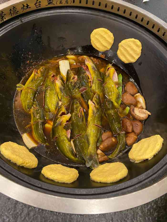 荣德灶台鱼(怀柔总店)-"周六带着爸爸妈妈去的慕田峪长城溜达了圈.