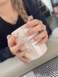 -丽心自助美甲美睫