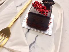 -UNI UNI(环亚凯瑟琳店)