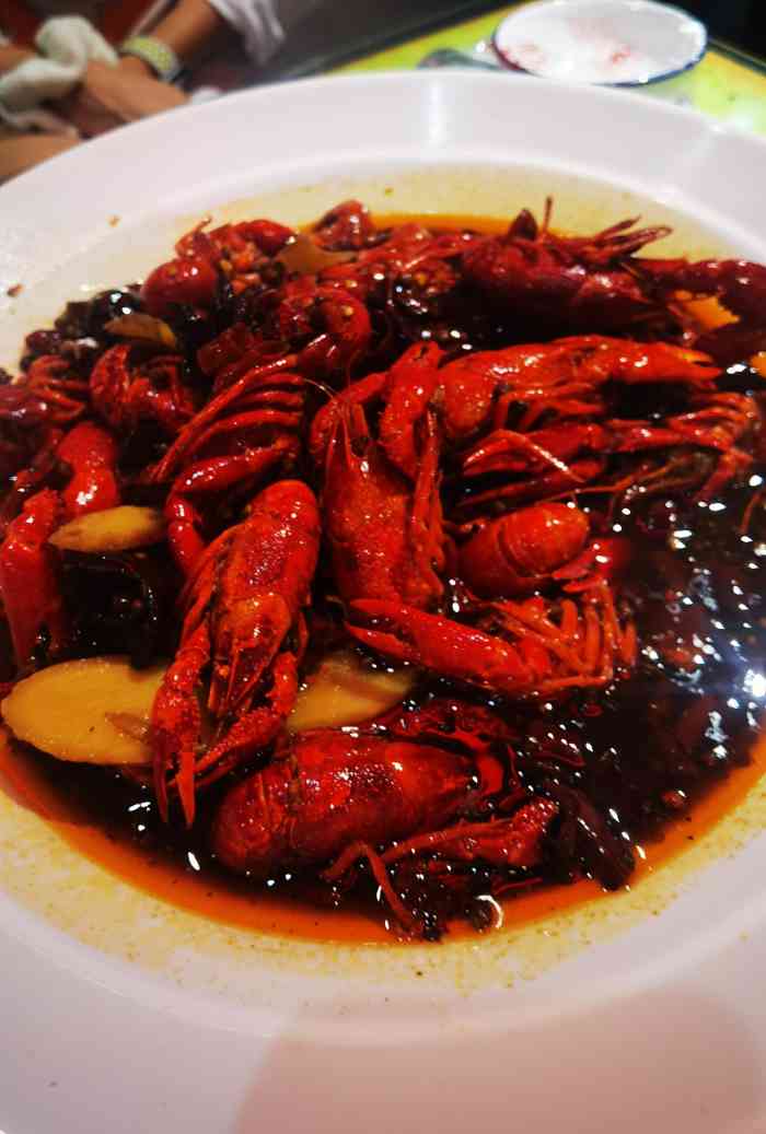柒五龙虾(总店)-"[薄荷]环境:地气店,吃完一顿感觉差点.