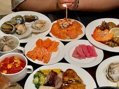 -广州万富希尔顿酒店·感趣自助餐厅·金秋蟹宴生蚝海鲜刺身