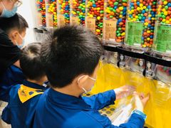 -m豆巧克力世界(上海世茂广场店)