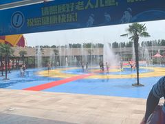 -黄河谷马拉湾海浪浴场