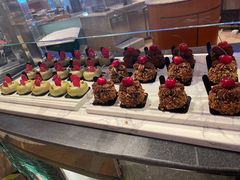 -咖啡苑自助餐厅·中国大饭店