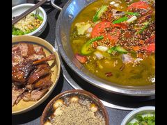 -小饕荟雅安贡椒鱼鲜馆(广福桥店)