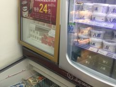 -全家便利店(东直门店)