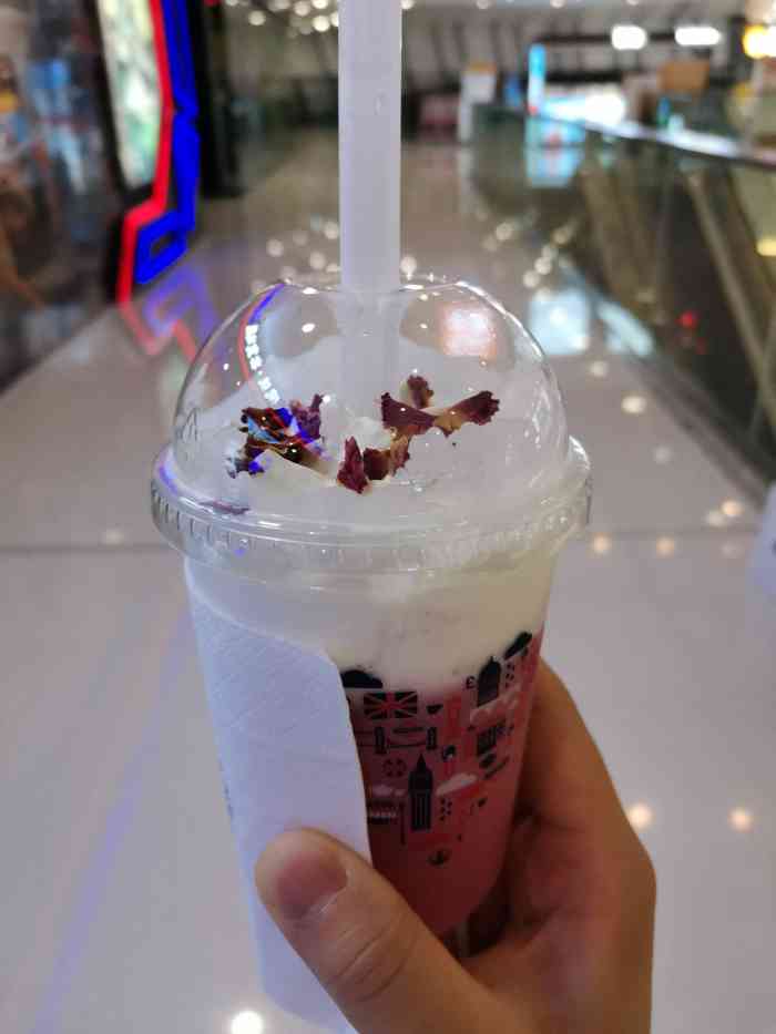 打分 来万达茂就想找家没喝过的饮品店试试,点的贵妃荔枝雪顶,没想到