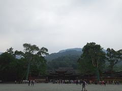 -峨眉山报国寺