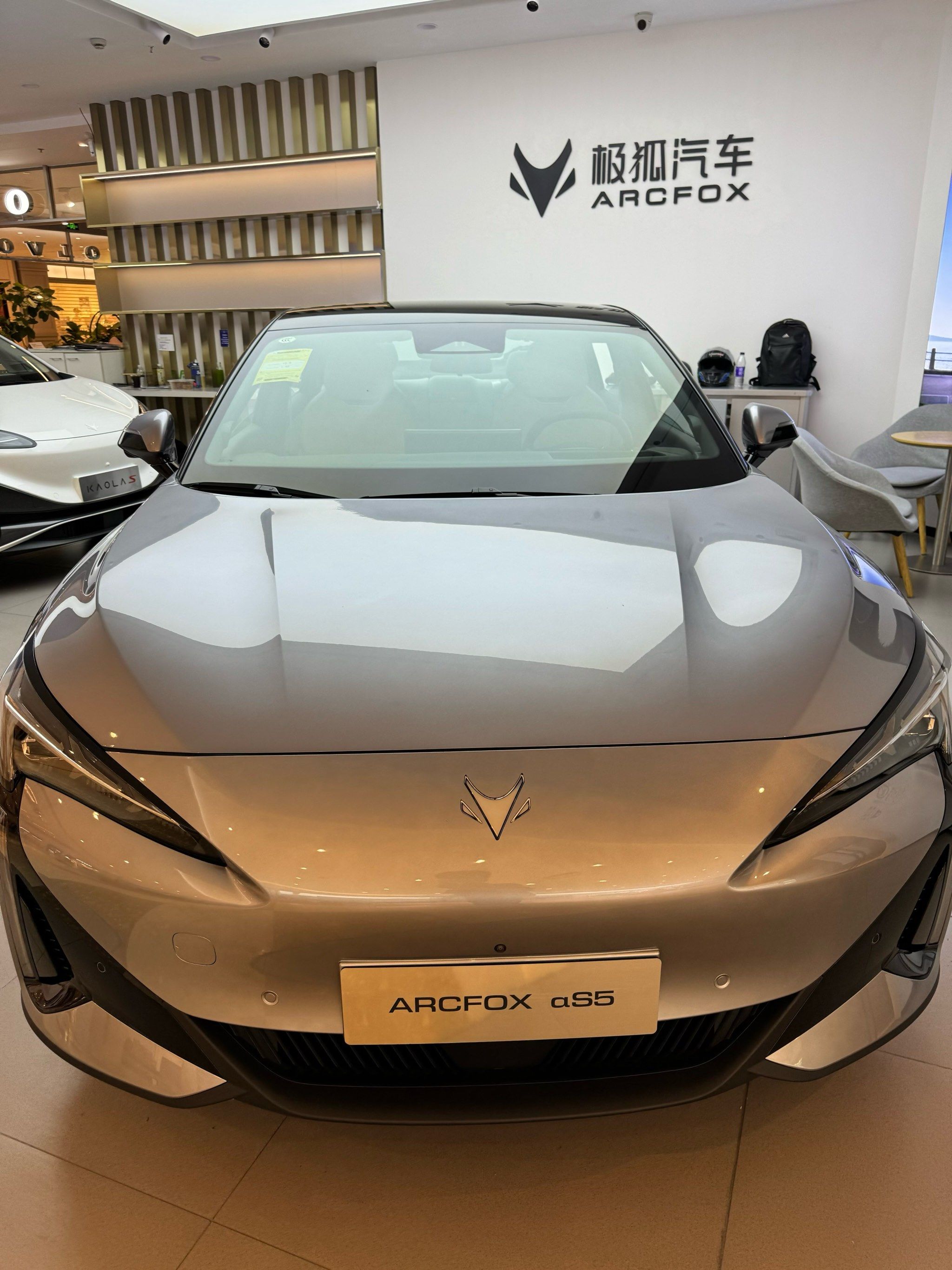 极狐汽车颜值高