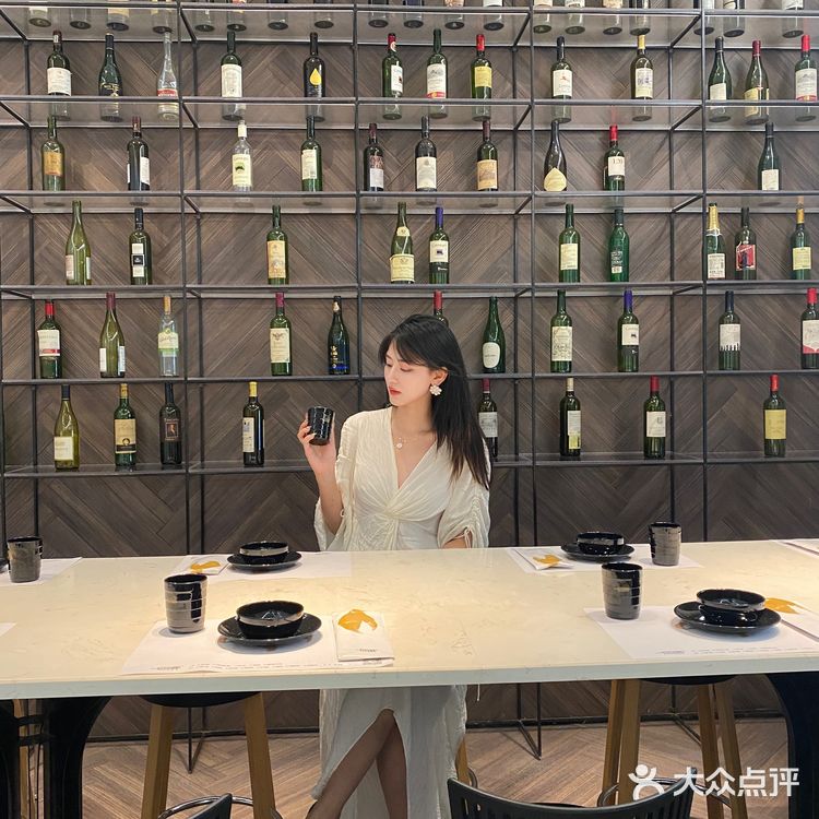 百年别墅吃小龙虾虾,超简单拍出高级感