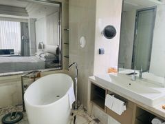 -上海漕河泾万丽酒店