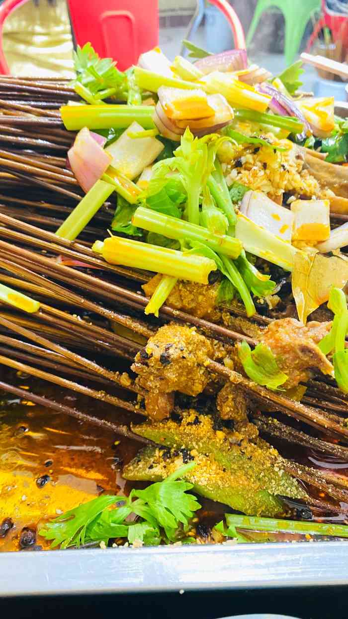 歆瑞源油卤串串-"赶赶子一直坚信这家店会改变我对串串96的.