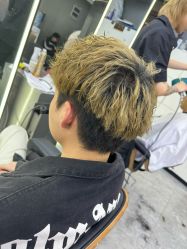 -藤野造型烫发染发