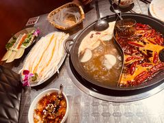 -朱光玉火锅馆(龙阳广场店)