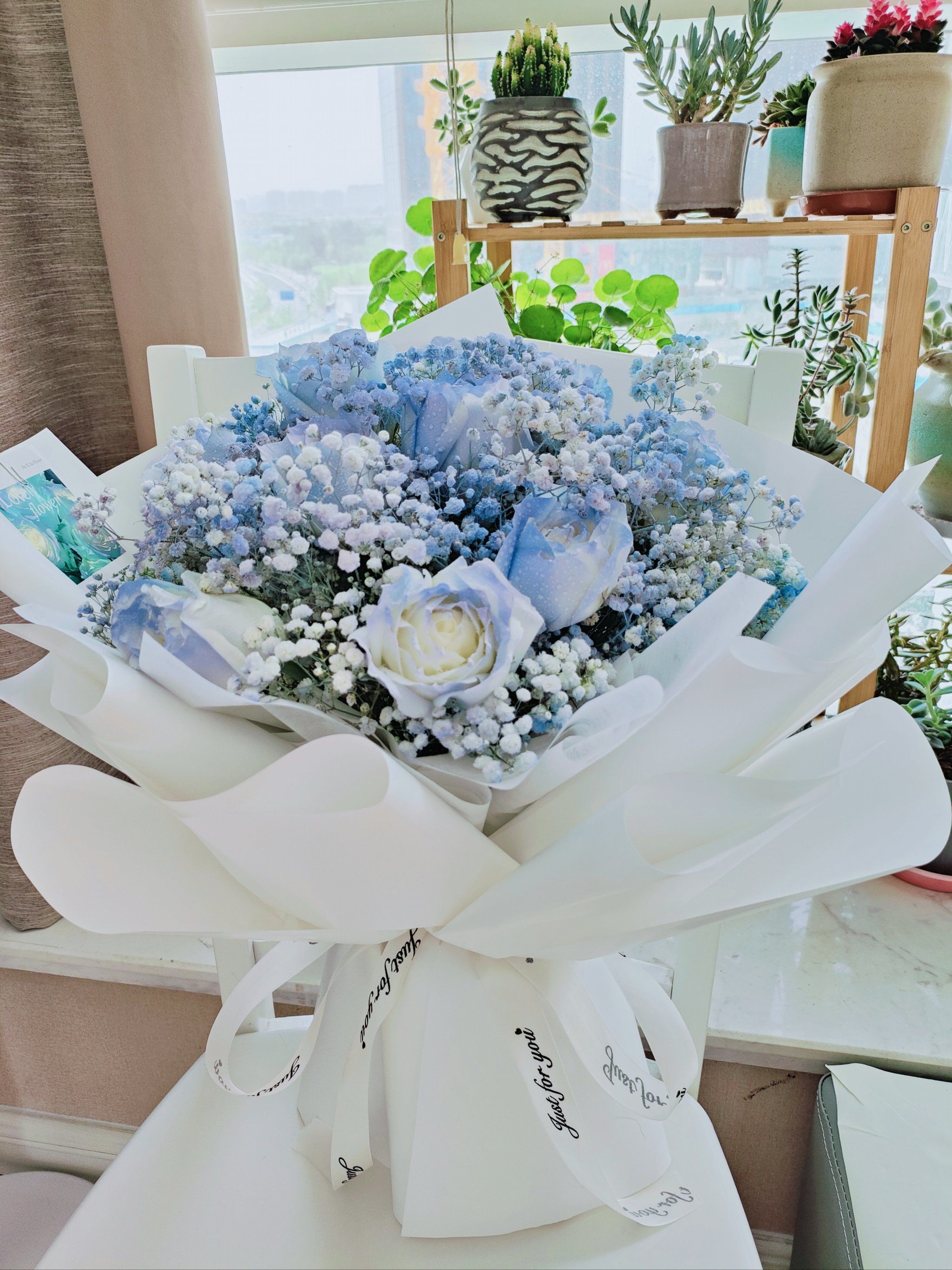 星光璀璨的蓝色花束