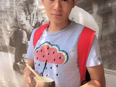 -志龙皇冠吃货椰子铺