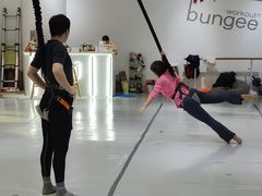-Jumphai室内蹦极运动