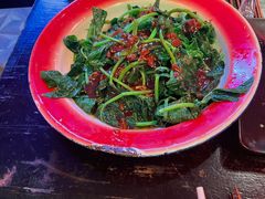 豆瓣酱番薯叶-黄师傅湿辣牛肉(胡桃里店)