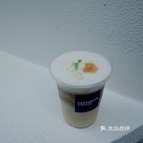 新的故事会在夏日的咖啡中开始