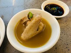 -郑猛记石岐鸽主题餐厅(长江店)