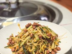 家常凉菜-雪乡人家东北菜·铁锅炖一切(高斯路店)