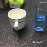 冬天的时候用来喝还有一些酒杯，茶壶都是是玻璃制成