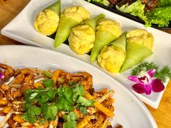 -月亮眼花园餐厅书吧酒吧