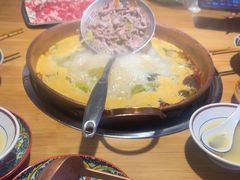 -洱火云南酸菜牛肉火锅(石景山当代商城店)