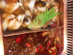 -老牌坊云南鱼豆花火锅(爱建店)
