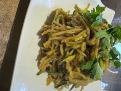 -东口码头·烧鸽子·鱼头泡饼·地方菜(金鹰悦城店)