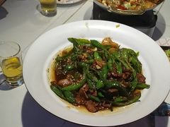 -阿瓦山寨·湘菜现炒·剁椒鱼头王(咸阳总店)