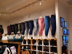 -lululemon(上海浦东IFC店)