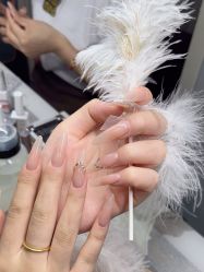 -小黑瓶美甲美睫