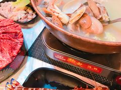 -鲜入围煮花胶鸡海鲜火锅
